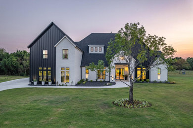 Modern exterior home idea in Dallas