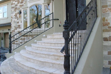 Example of a mid-sized classic staircase design in Houston