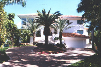 Inspiration for a tropical exterior home remodel in Miami