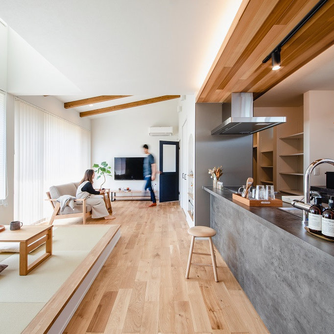 和モダンなおしゃれなリビングのインテリア画像 75選 - 2026 年 6月 | Houzz (ハウズ)