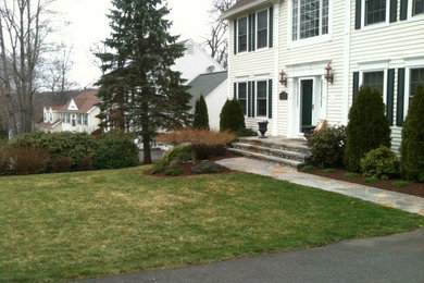 Inspiration for a landscaping in New York.
