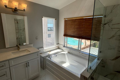 Example of a bathroom design in Austin