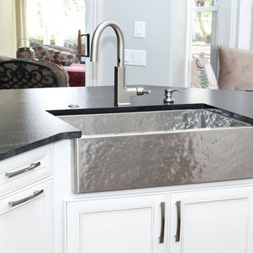 Stainless Steel Farmhouse Sink - Hammered Finish