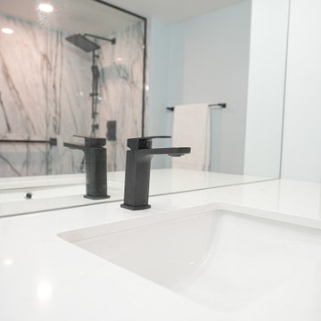 360 Bloor St E