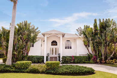 Example of a classic exterior home design in Miami