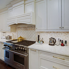 Crown moulding in kitchen