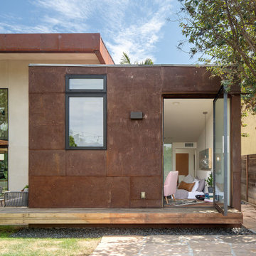 Bay Park Modern House