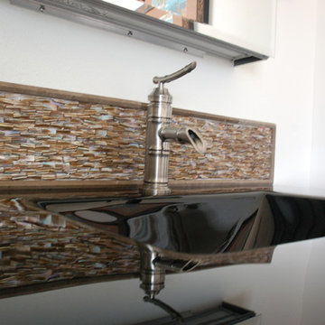 Detail Vanity