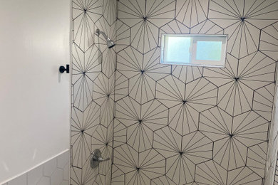 Example of a bathroom design in Los Angeles