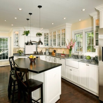 Award Winning Kitchen in Reston, Virginia Touts Curved Island