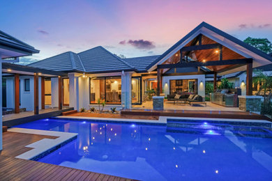 Inspiration for a contemporary home design in Newcastle - Maitland.