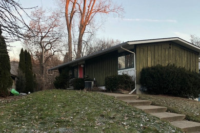 Home design - transitional home design idea in Detroit