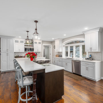 Traditional Style Maple Cabinetry