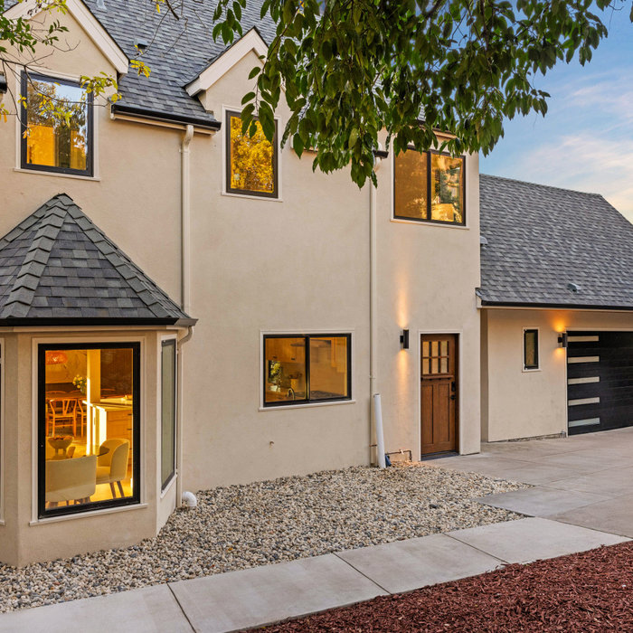Example of a transitional exterior home design in San Francisco