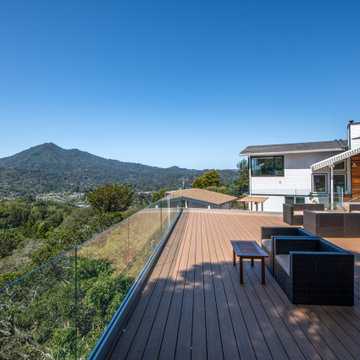 Magnificent Deck Worthy of the View