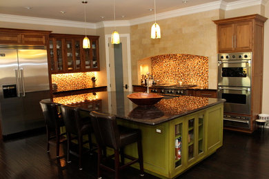 Kitchen - traditional kitchen idea in San Francisco