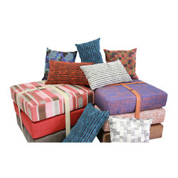 Coussins et poufs sur mesure - フロアクッション＆プーフ
