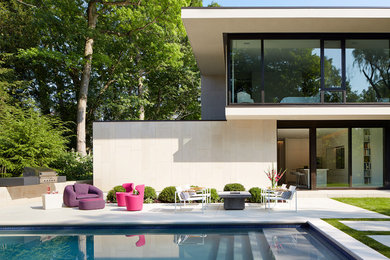 Inspiration for a large modern home design remodel in Chicago
