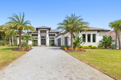 Inspiration for an exterior home remodel in Orlando