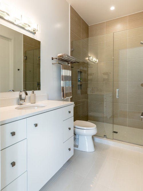 Mid-sized Bathroom Design Ideas, Renovations & Photos with White Walls