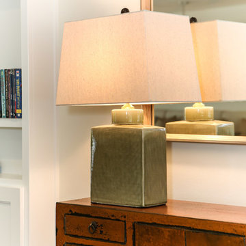 Living Room Entry Table and Table Lamp View