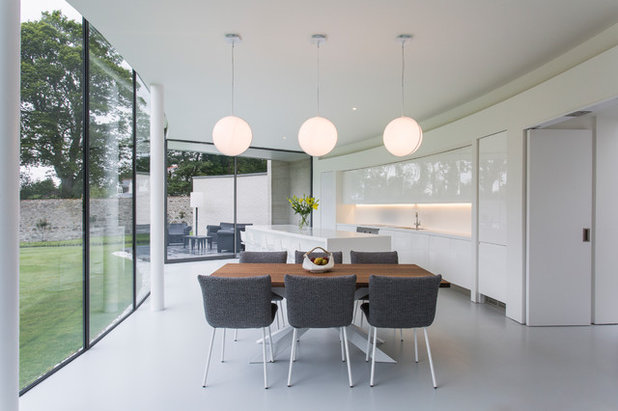 Contemporary Dining Room by Graham Mitchell Architects