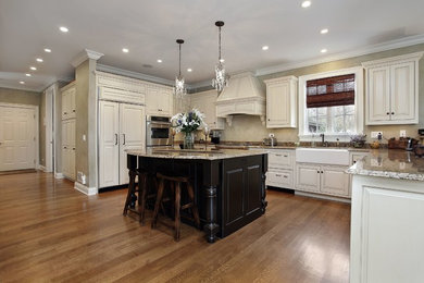 Example of a large classic kitchen design in Chicago