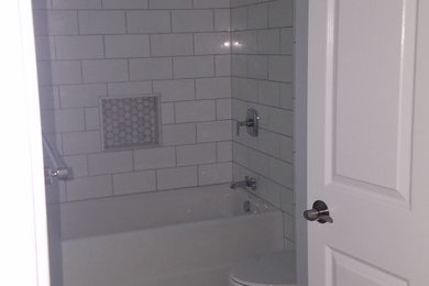 ニューオリンズにあるおしゃれな浴室の写真