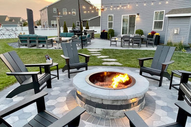 Example of a minimalist patio design in Chicago