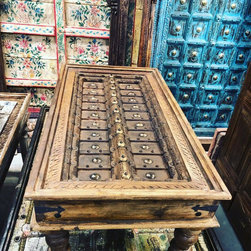 Antique Farmhouse Decor Style - Coffee Tables