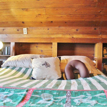 A Musician's Vintage Style Brings a Cottage to Life