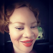 Foto von Cece Mwakalyelye
