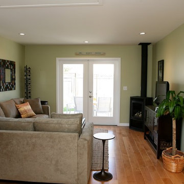 Warm & Inviting Beach Cottage - Santa Cruz Garage Conversion Remodel