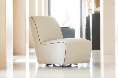 Loafer Slipper Swivel Chair