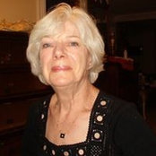 Nona J Hills foto