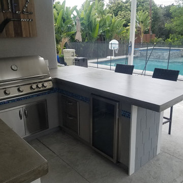 Traditional U-Shaped BBQ Island with Concrete Counter Top