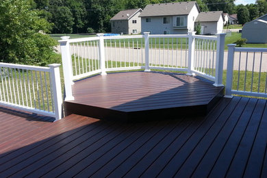 Elegant deck photo in Minneapolis