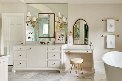 На фото: ванная комната в стиле модернизм с мраморной столешницей и серой столешницей с