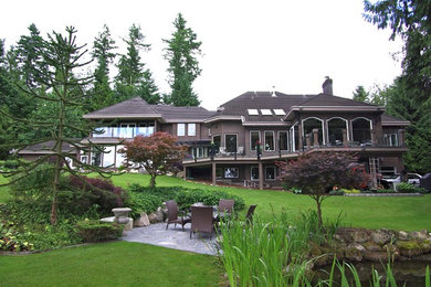Trendy exterior home photo in Vancouver