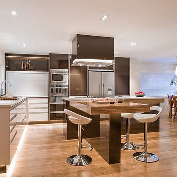 HIGH GLOSS KITCHEN