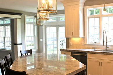 Example of a classic kitchen design in Boston