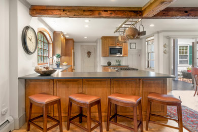 Example of a classic home design design in Boston