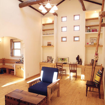 素朴なアドビ様式の中に込められた洗練のデザイン