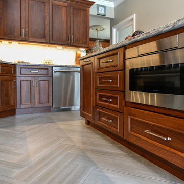Warm Walnut Kitchen & Laundry
