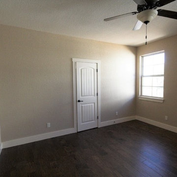 Guest Room - Fredericksburg, light colors