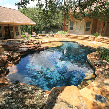 Beautiful Freeform Pool/Spa