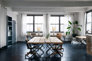 Dining room photo in New York