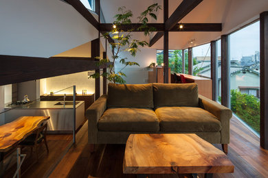 Inspiration for a modern living room in Osaka.
