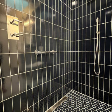 Roll-in Curbless Shower w/Linear Schluter Drain