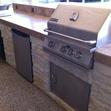 Houston Outdoor Kitchen and Media Area - Long, Narrow Space